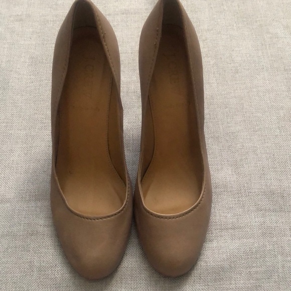 Pumps - Picture 2 of 5